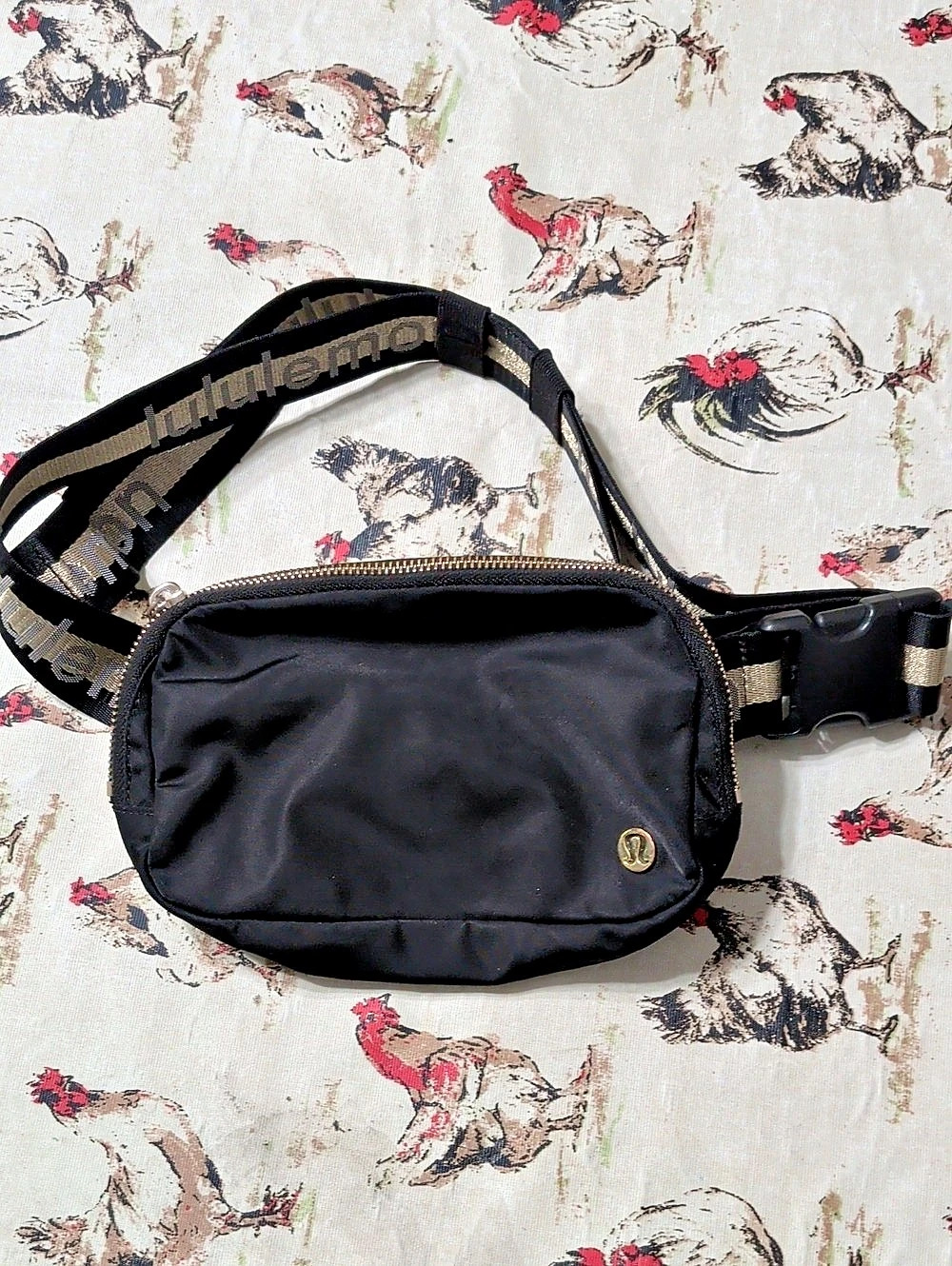 lululemon Everywhere Belt Bag 1L Metallic Wordmark Black